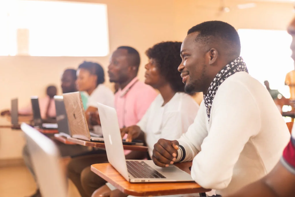 Klintaps students using laptops in an e-learning session