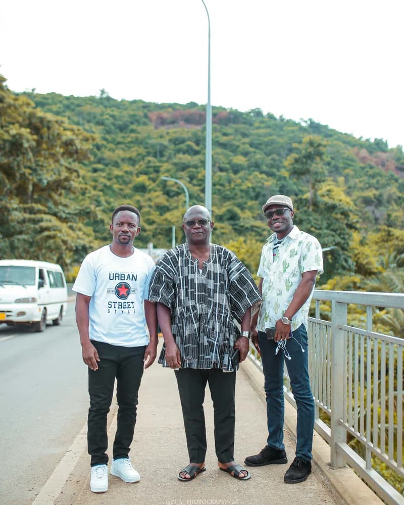 Students at Nzulezu Stilt Village excursion
