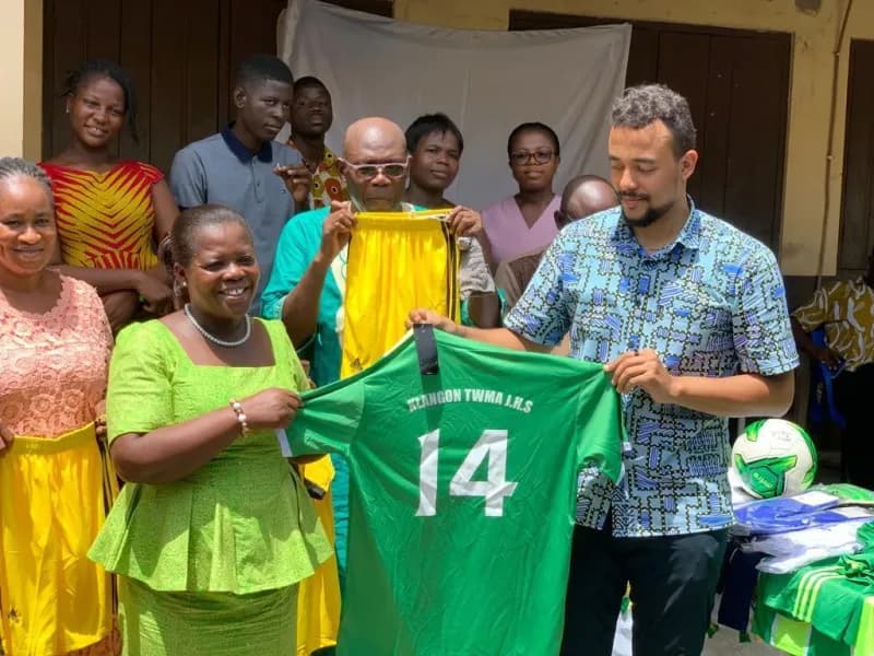 Professor Gorleku presenting donation to Klagon TWMA JHS